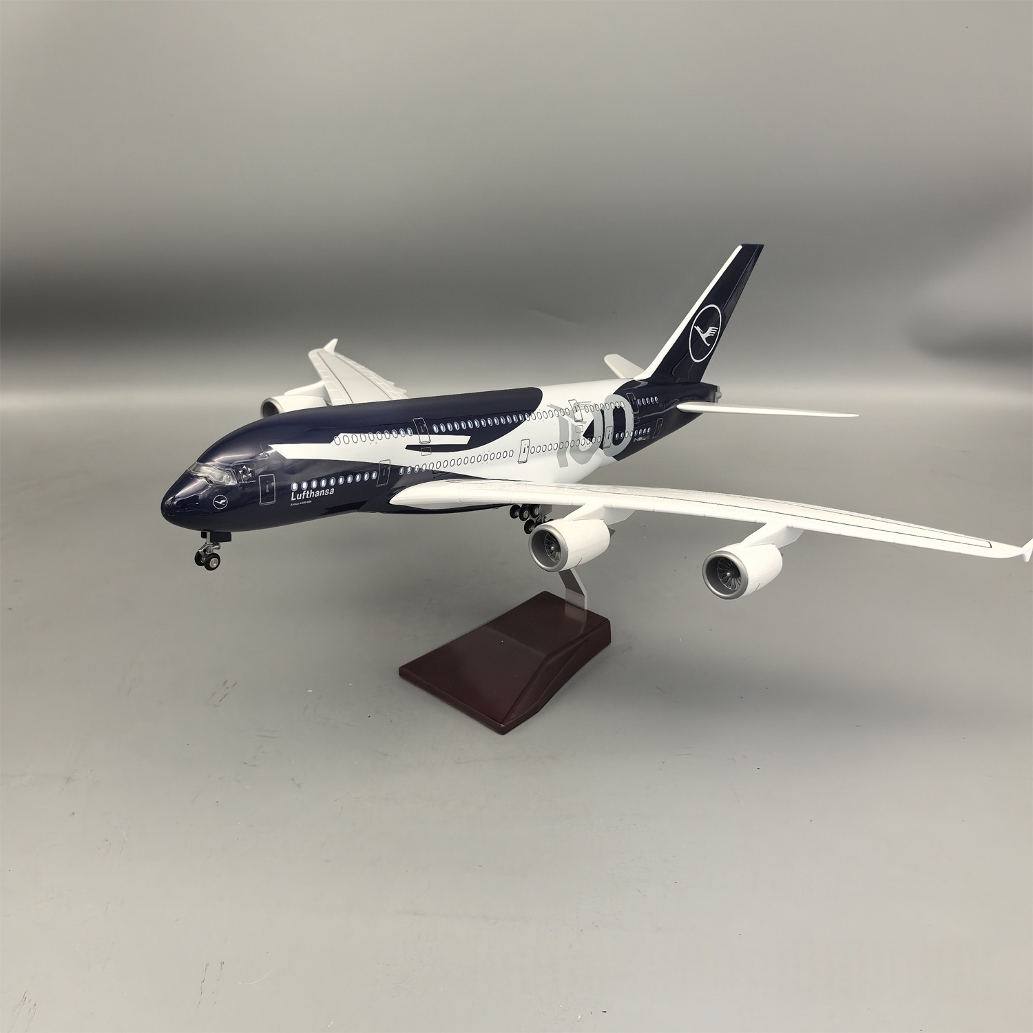 Новая коллекционная модель сам – обзор и цена Model Kit Plane