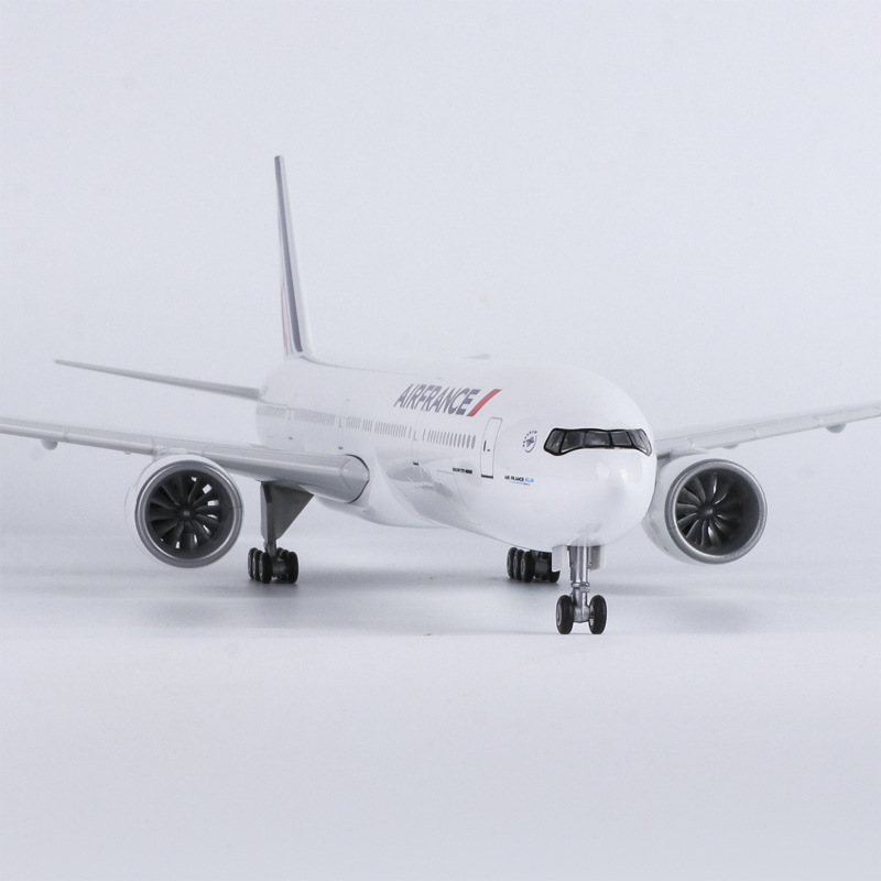 Масштабная модель самолета 1/1 – обзор и цена Model Kit Plane