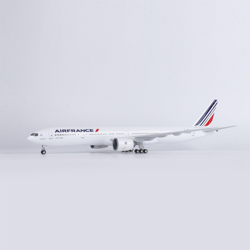 Масштабная модель самолета 1/1 – обзор и цена Model Kit Plane