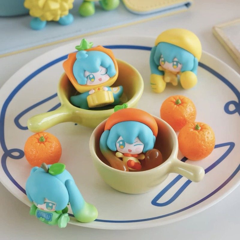 Фигурка Хацунэ Мику, Кагаминэ  – обзор и цена Model Kit Hatsune Miku