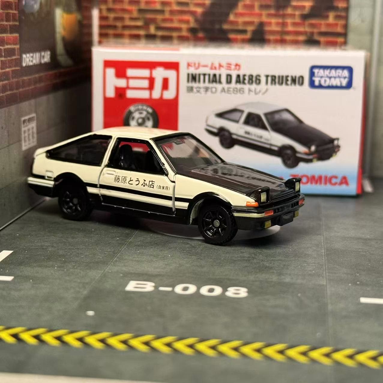 Мечта Томика НО. 145, Initial  – обзор и цена Model Kit Ae86