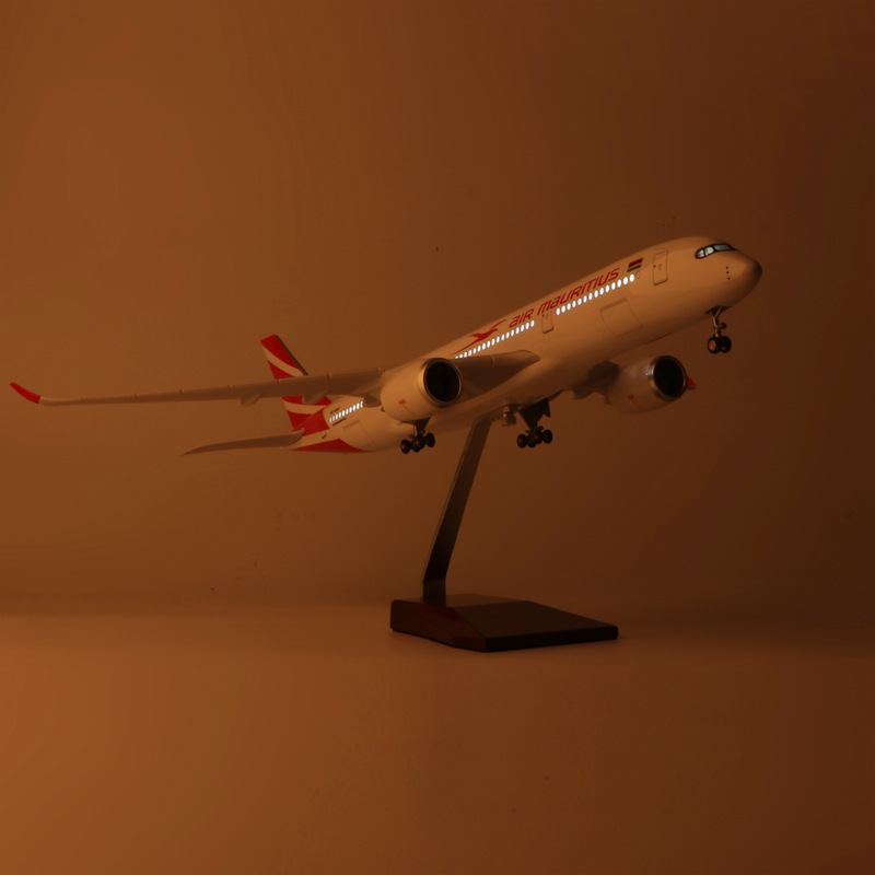 Модель самолета Airbus A350 (М – обзор и цена Model Kit Plane