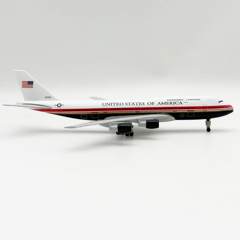 Новая 20-сантиметровая модель  – обзор и цена Model Kit Plane